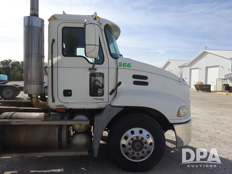 2005-mack-vision-truck-(pz13989,-unit-266)-image-76