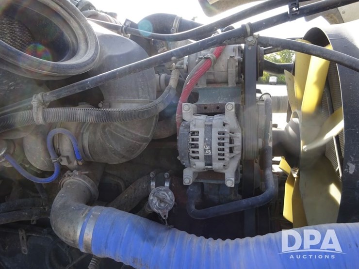 2018-freightliner-coronado-day-cab-glider-truck-(pz13985,-unit-775)-image-83