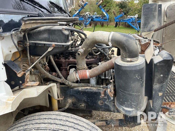 1995-freightliner-fl70-image-62