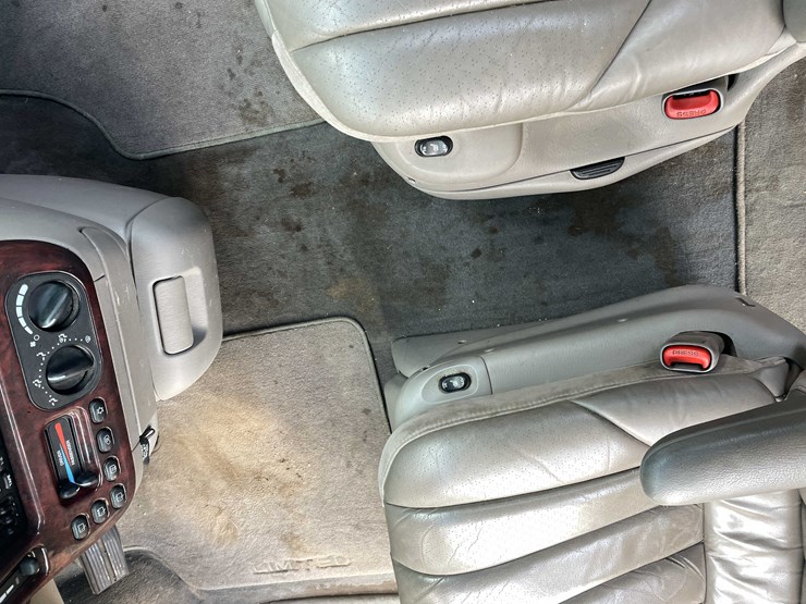 1999-chrysler-town-&-country-image-97