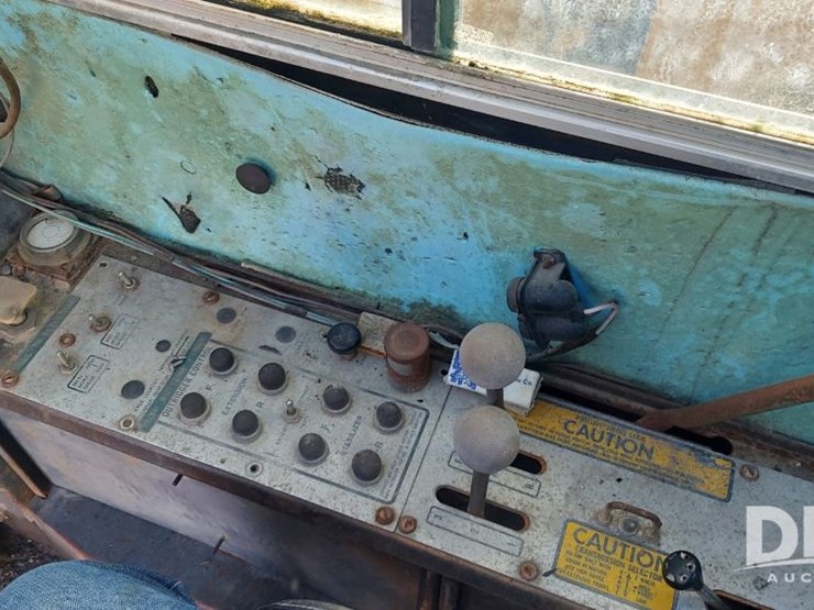 1984-grove-rt740-image-25