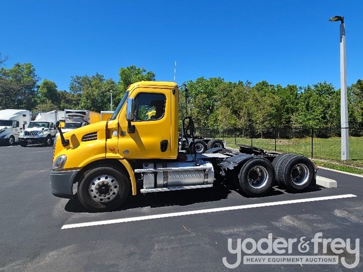 2019-freightliner-cascadia-image-2