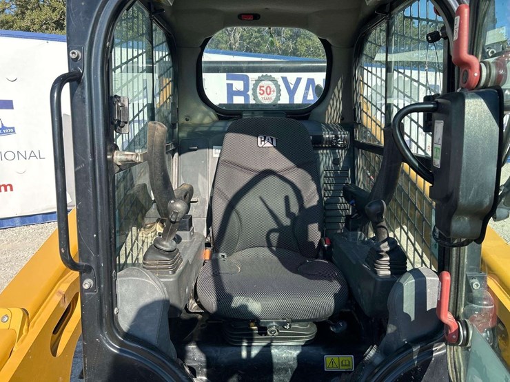 2020-caterpillar-259d3-image-9