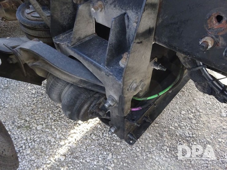 2016-freightliner-coronado-day-cab-glider-truck-(pz13982,-unit-720)-image-57