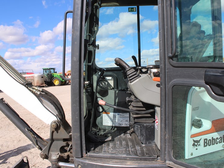 2016-bobcat-e32i-image-51