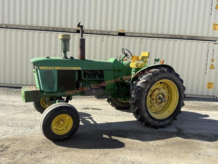 john-deere-4010-image-2