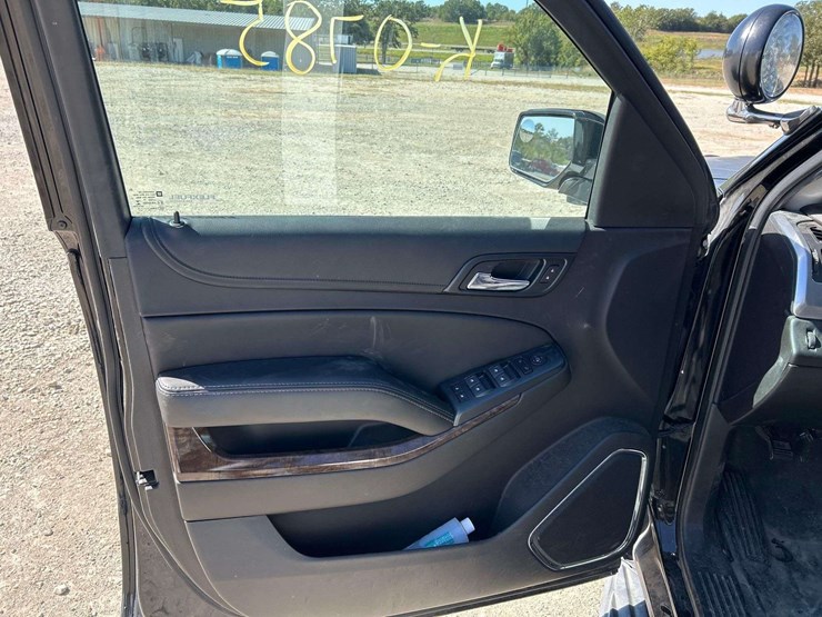 2016-chevrolet-tahoe-image-11