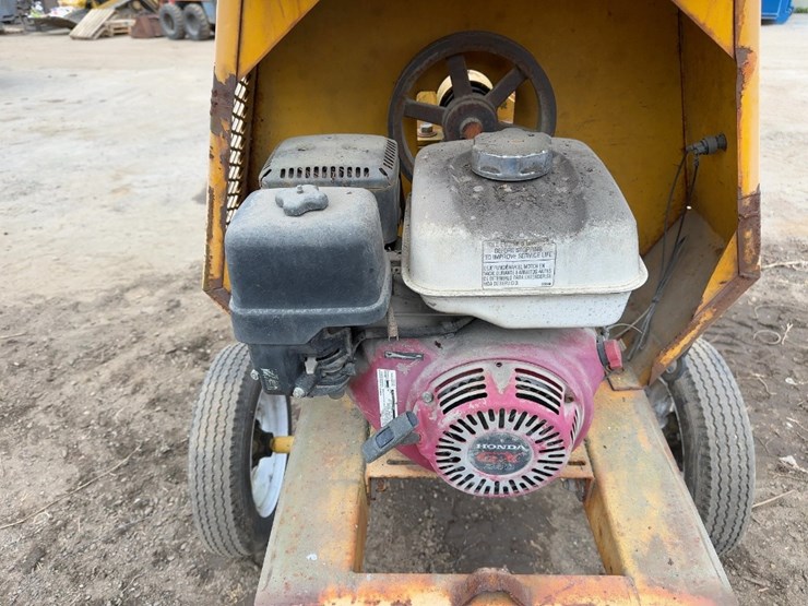 stone-650m-tow-behind-concrete-mixer-image-10