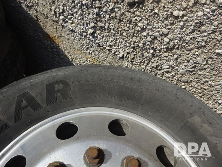 2016-freightliner-coronado-day-cab-glider-truck-(pz13982,-unit-720)-image-53