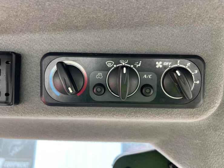 kubota-m7040-image-32