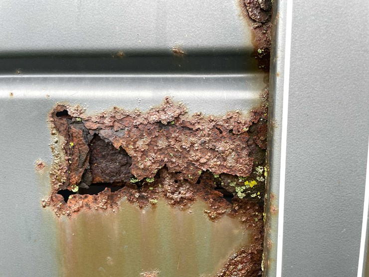 #8040-•-1998-corn-pro-tandem-axle-horse-trailer-(no-title)-image-36