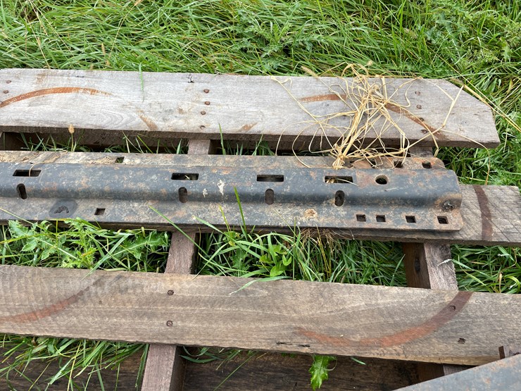 #8132-•-gooseneck-ball-mounting-plate-image-7