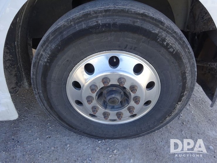 2016-freightliner-coronado-day-cab-glider-truck-(pz13983,-unit-716)-image-42