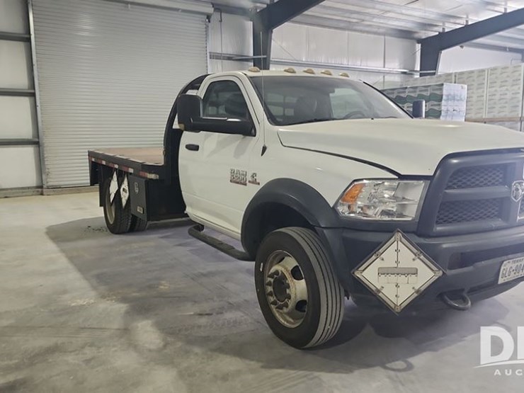 2015-dodge-ram-5500-image-7