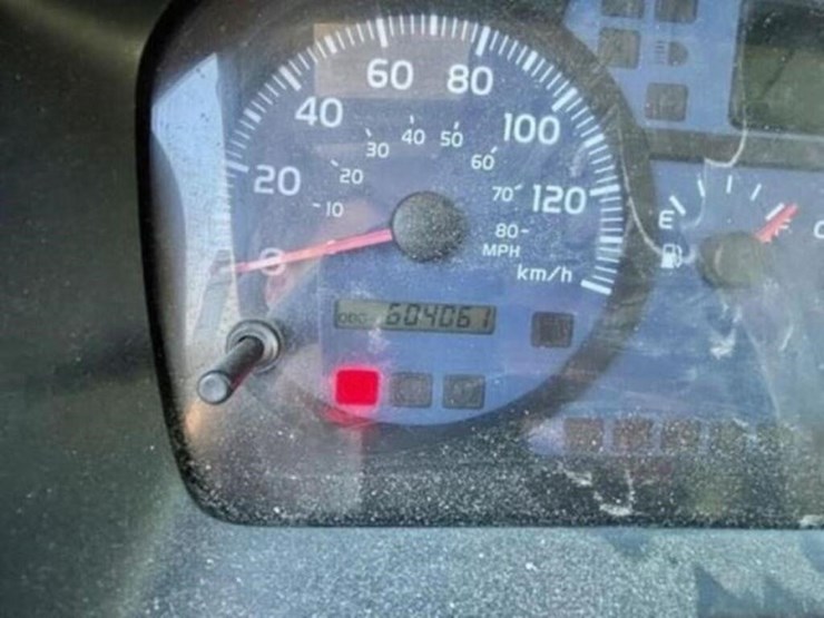 2010-hino-258-image-62