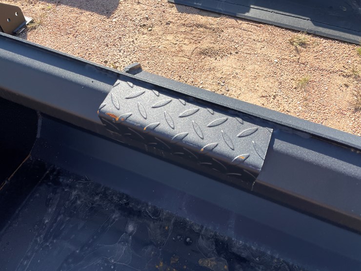 #4107-•-78"-bucket-attachment-image-9