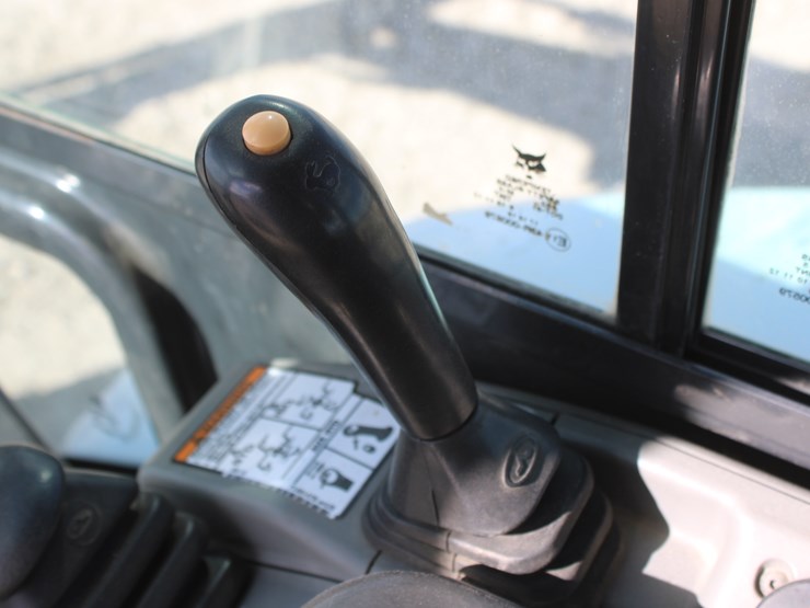 2016-bobcat-e32i-image-58