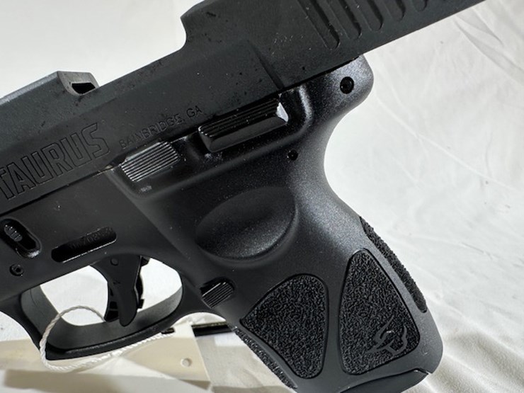 #2025-00068-•-taurus-g3c-pistol-image-39