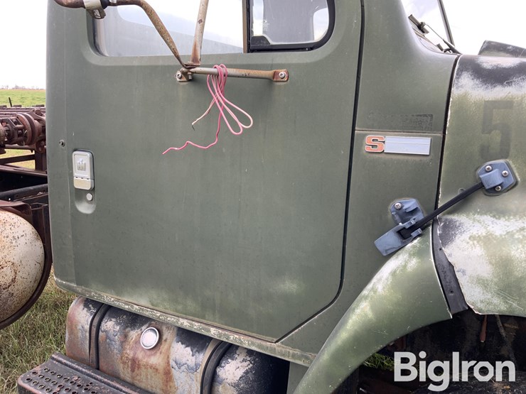 1981-international-f1924-image-13