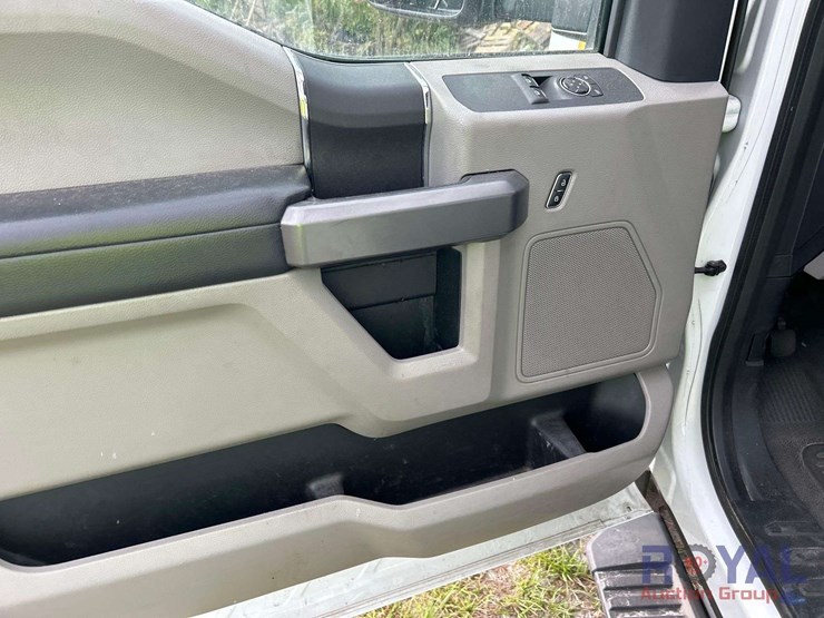 2018-ford-f550-image-11