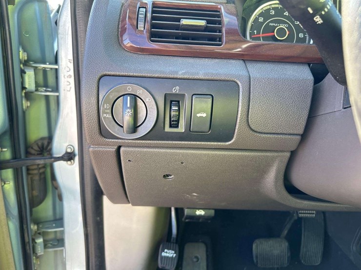 2008-ford-taurus-sel-sedan-image-13