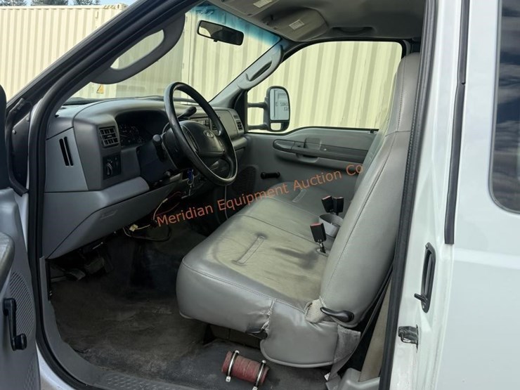 2004-ford-f350-image-35