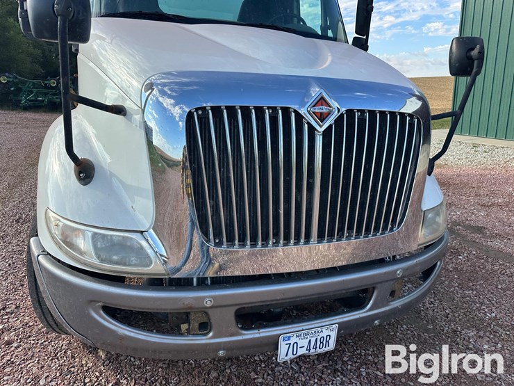 2005-international-8600-image-13