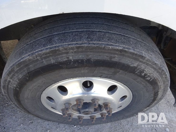 2016-freightliner-coronado-day-cab-glider-truck-(pz13983,-unit-716)-image-43