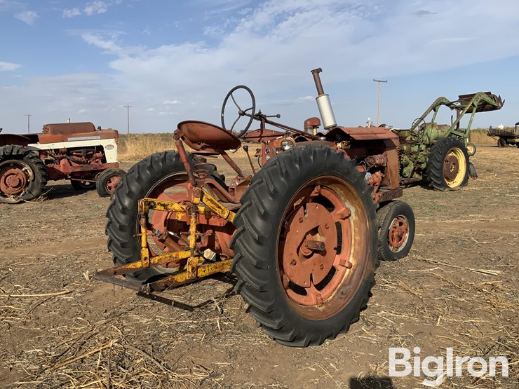 farmal-h-2wd-tractor-image-5