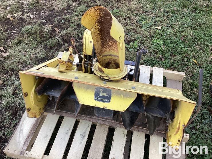 john-deere-110-image-10