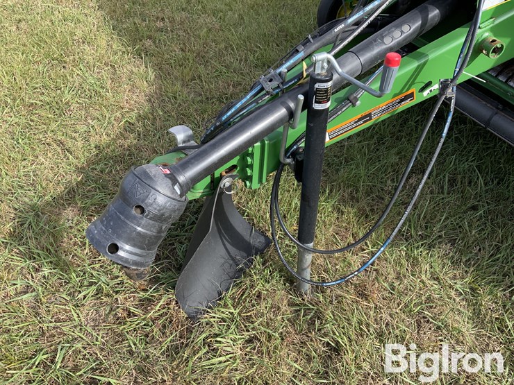 2021-john-deere-560m-image-9