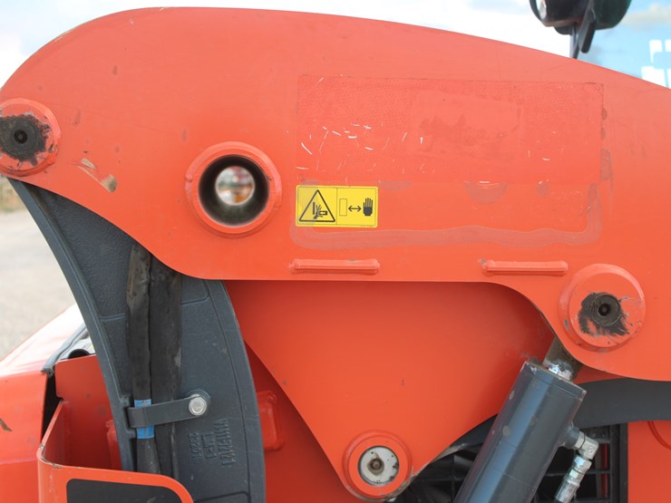 2023-kubota-ssv75-image-48