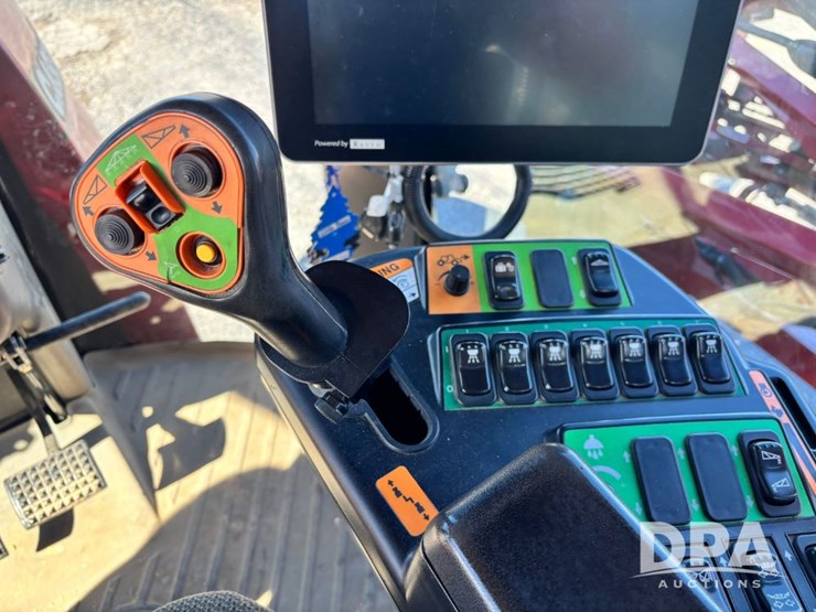 2020-case-ih-patriot-4440-image-116