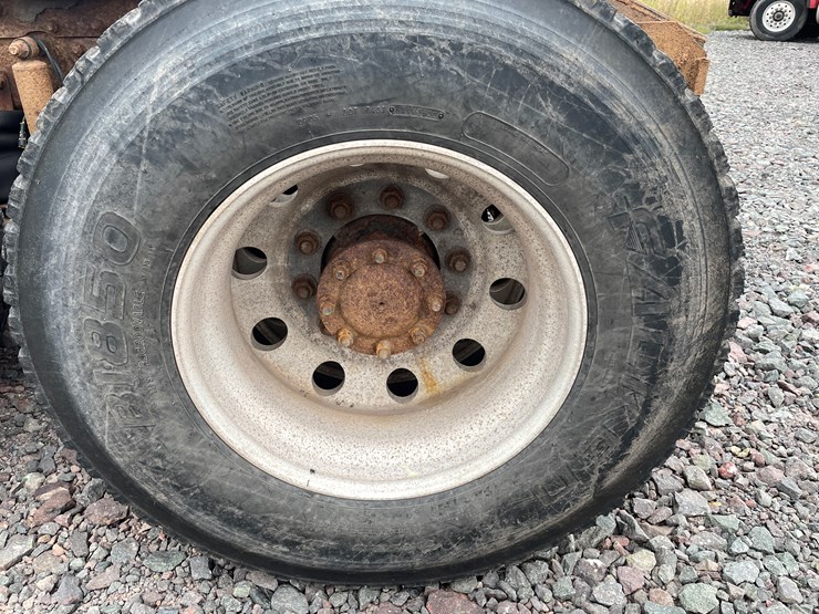 #1000-•-2005-mack-semi-tractor-(has-mi-title)-image-57