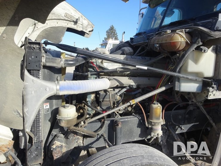 2016-freightliner-coronado-day-cab-glider-truck-(pz13983,-unit-716)-image-80