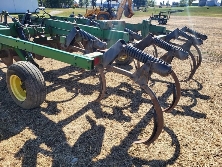 john-deere-714-image-17