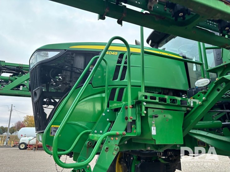 2018-john-deere-r4045-image-70