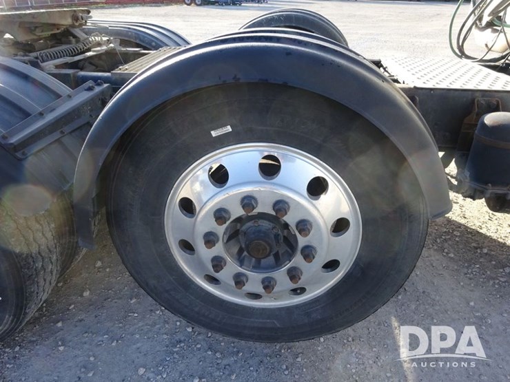 2018-freightliner-coronado-day-cab-glider-truck-(pz13996,-unit-773)-image-52