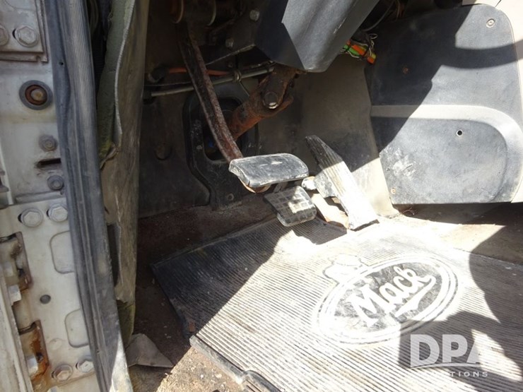 2005-mack-vision-truck-(pz13989,-unit-266)-image-100