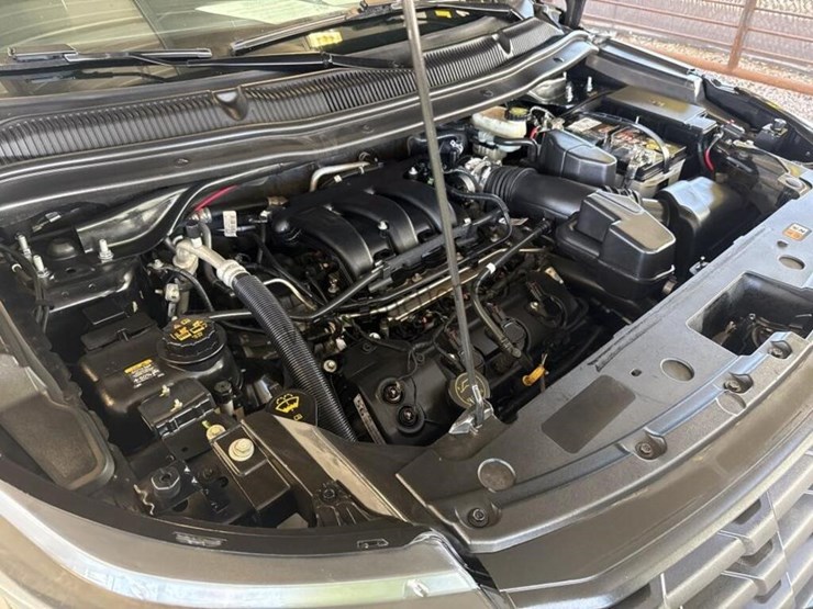 2016-ford-explorer-image-10