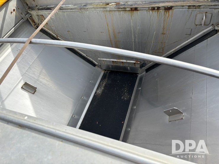 2019-john-deere-r4038-image-78