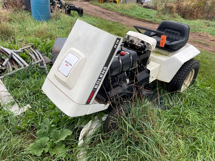 #8105-•-fmc-bolens-h16-lawn-mower-image-1