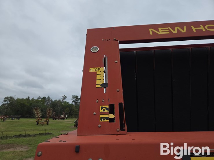 new-holland-660-image-14