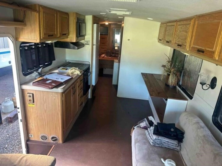 1998-pace-arrow-motor-home-image-8