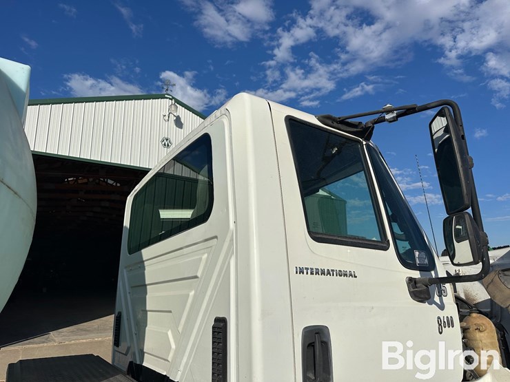 2005-international-8600-image-20