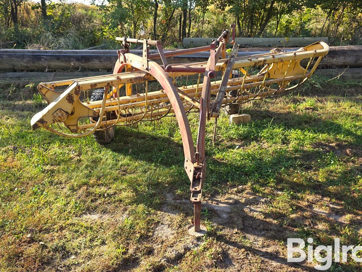 new-holland-256-image-2