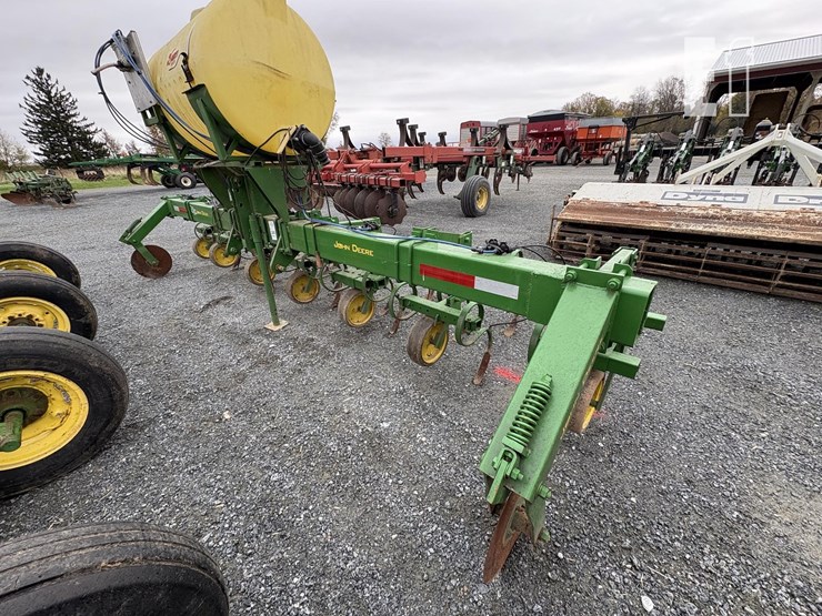 john-deere-100-image-9