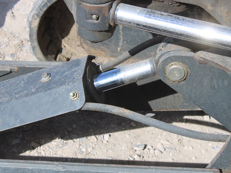 2016-bobcat-e32i-image-26