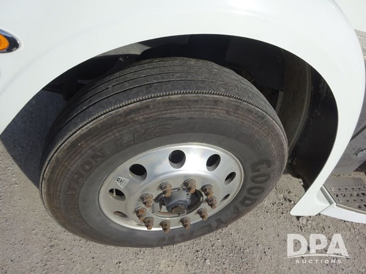 2018-freightliner-coronado-day-cab-glider-truck-(pz13985,-unit-775)-image-44