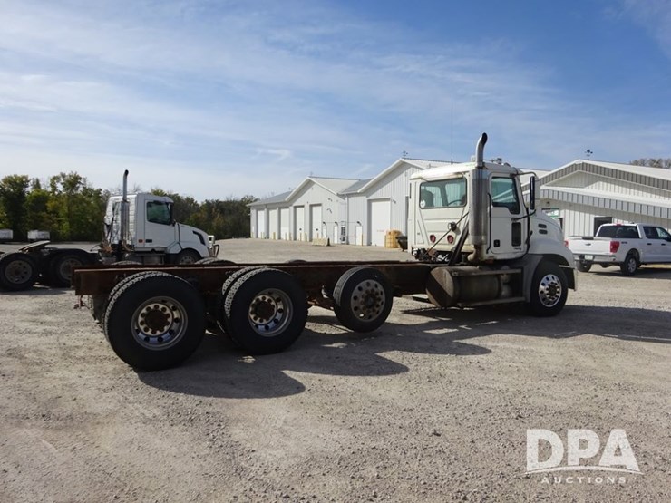 2005-mack-vision-truck-(pz13989,-unit-266)-image-17